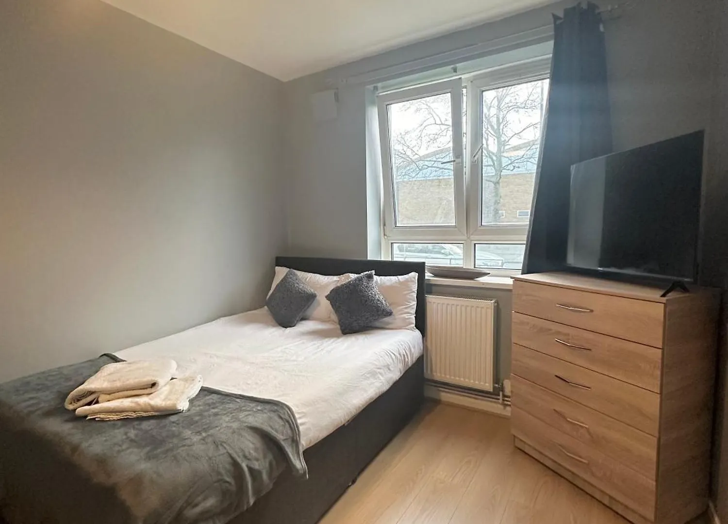 1 Bedroom Flat In Whitechapel, 런던 아파트