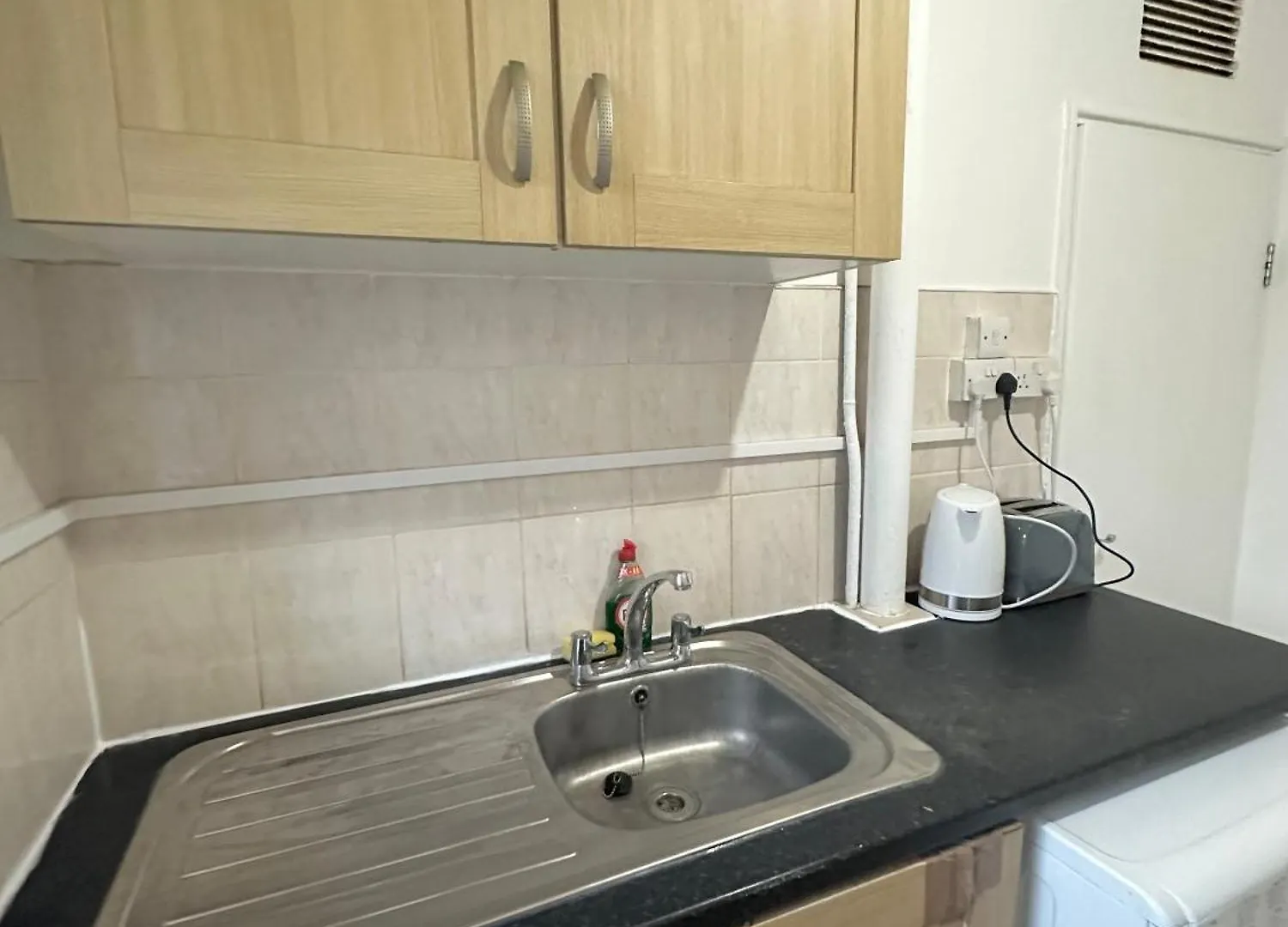 아파트 1 Bedroom Flat In Whitechapel, 런던